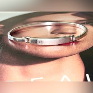 Sterling Silver & Diamond Hot Diamonds UK Bezel Set Diamond Bar Latch Br…